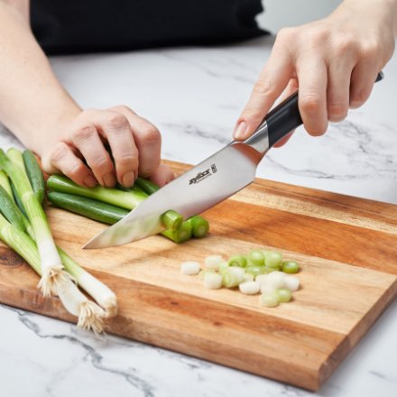 Zyliss Comfort Cutting Board and 3 Piece Knife Set